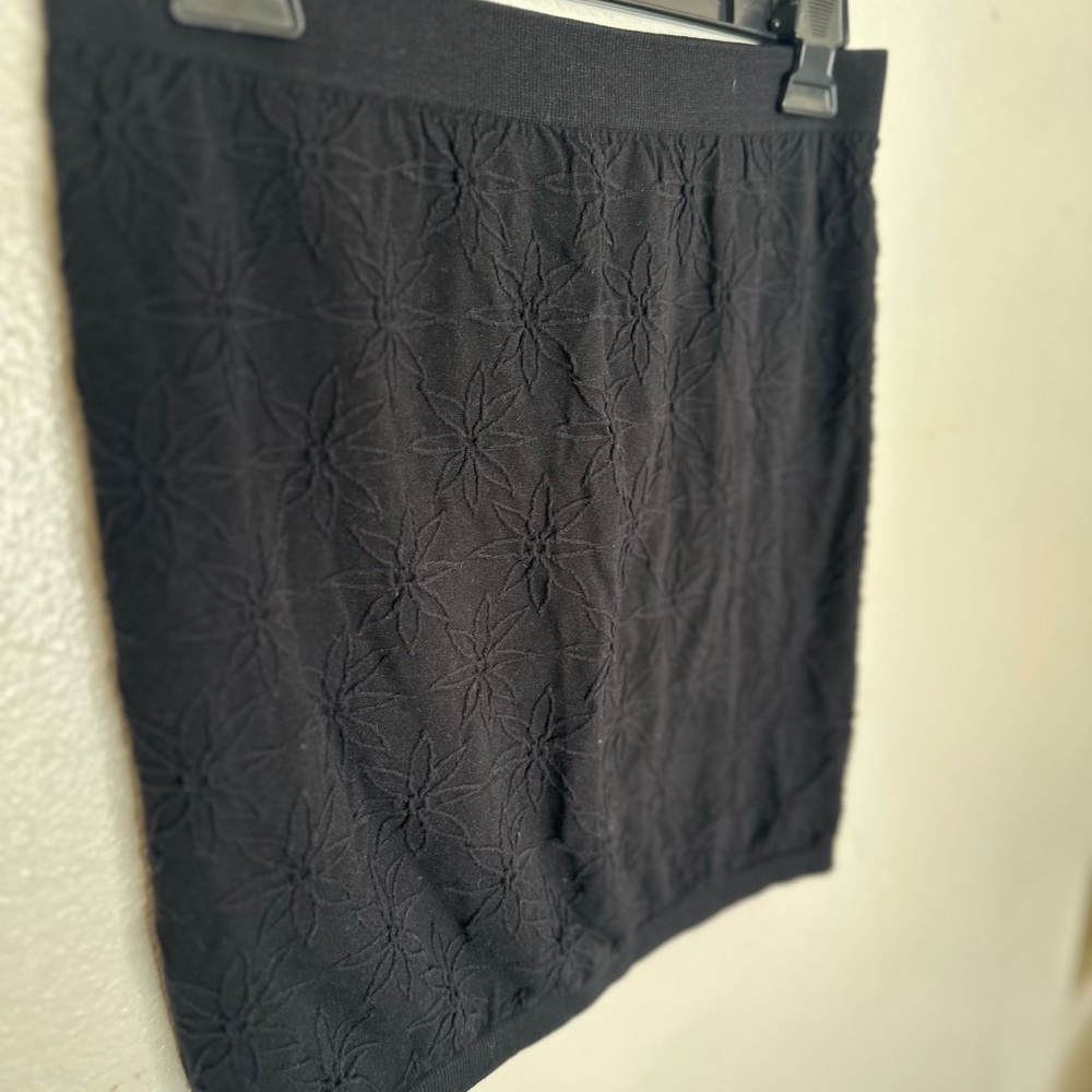 Pink Rose Elegant Black Textured Pencil Skirt